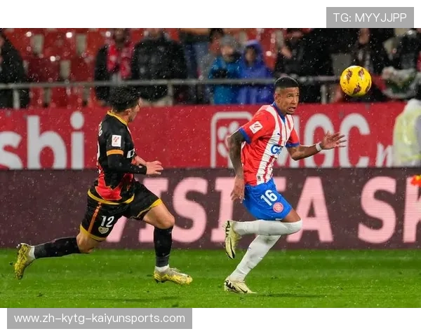 足球比赛中的团队协作与战术执行